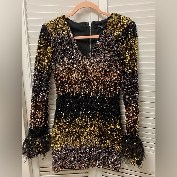 Sequin dress, size SMALL, US 4/6. Perfect for the holidays! - Picture 1 of 3